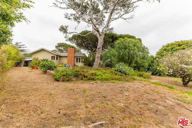 Building Photo - 28952 Selfridge Dr