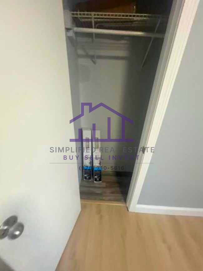 Building Photo - 24 Greenwood St