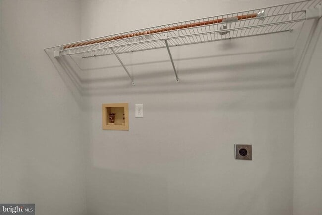 Building Photo - 2367 McCleary Dr