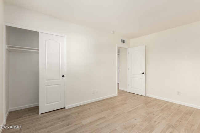 Building Photo - 5031 E Pershing Ave