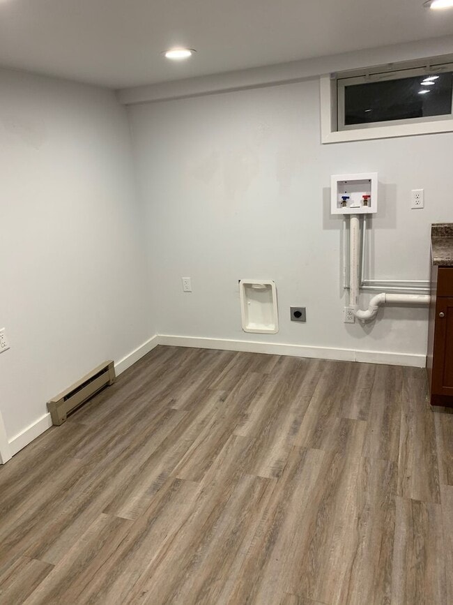 Building Photo - 406 S 11th St