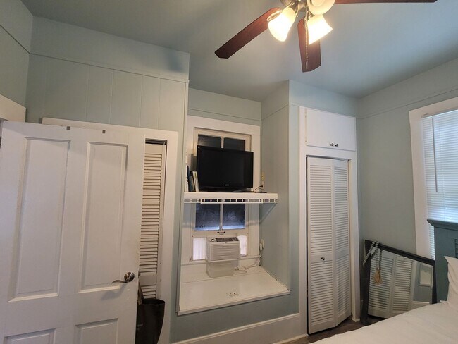 Building Photo - 1623 Avenue N 1/2