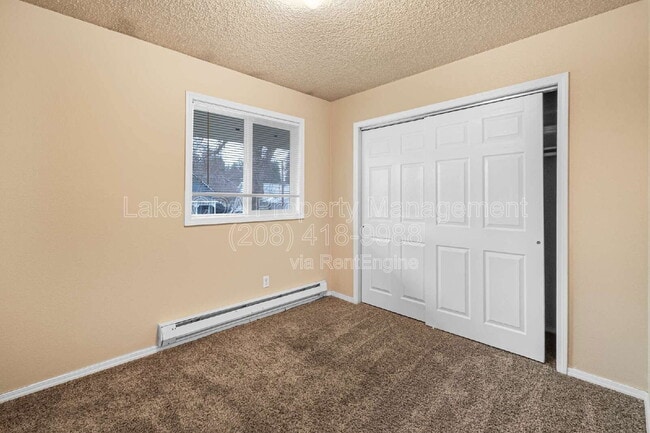 Building Photo - 906 N 2nd St