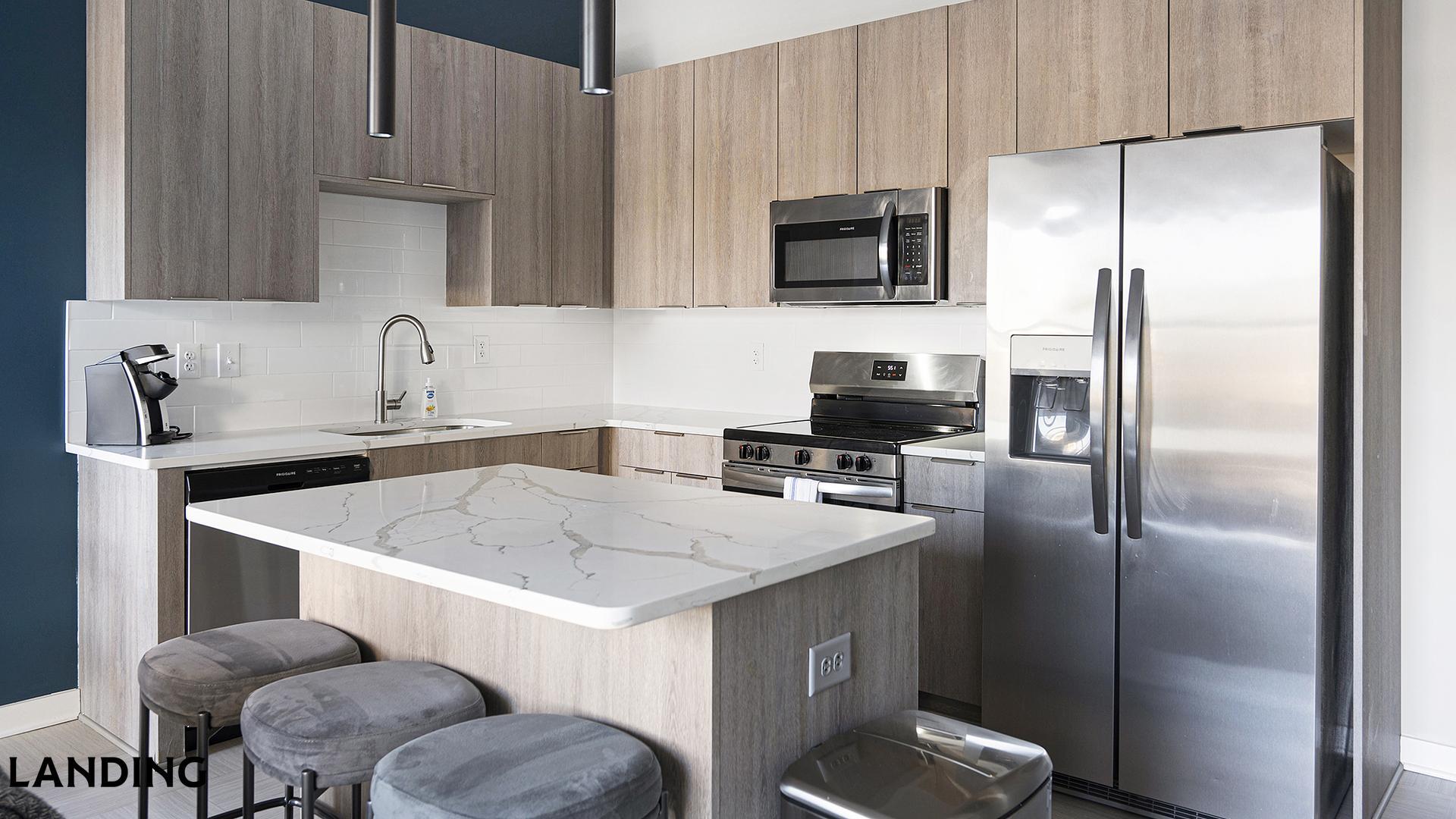 Building Photo - 600 19th St N