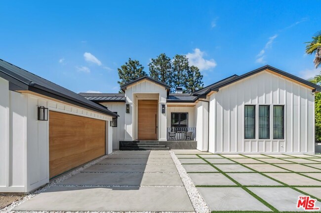 Building Photo - 16015 Valley Wood Rd