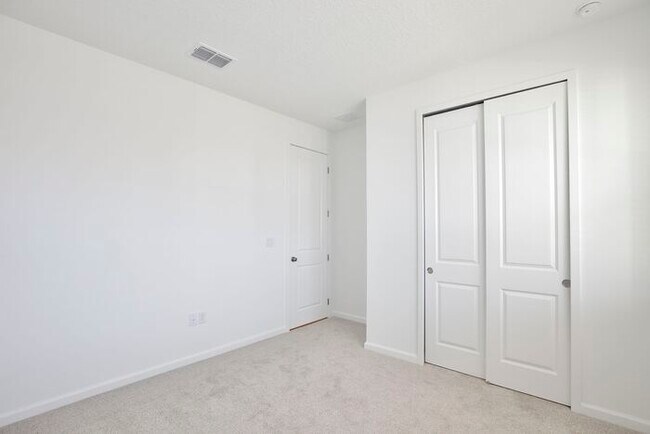 Building Photo - Thoughtfully Designed 4/3 Home with Premium Upgrades and 2 Car Garage! Available Now!