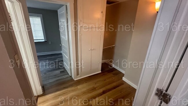 Building Photo - $695- 2 bed 1 bath - Newly Remodeled Duplex