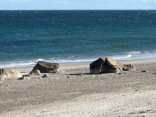 Building Photo - 52 Beach