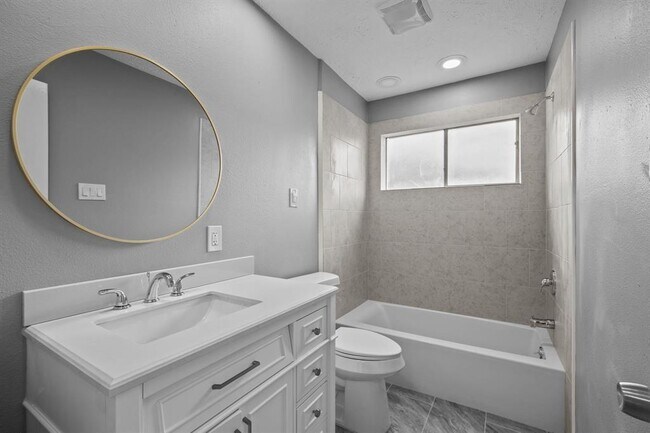 Building Photo - 8122 Swan Meadow Ln