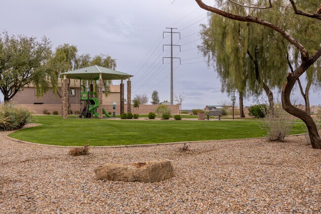 Building Photo - 4Bed/2.5 Bath Home in Maricopa! $1499 MOVE...