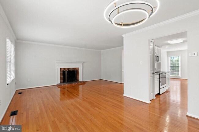Building Photo - 9932 Longford Ct