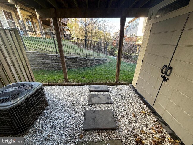 Building Photo - 7088 Maiden Point Pl