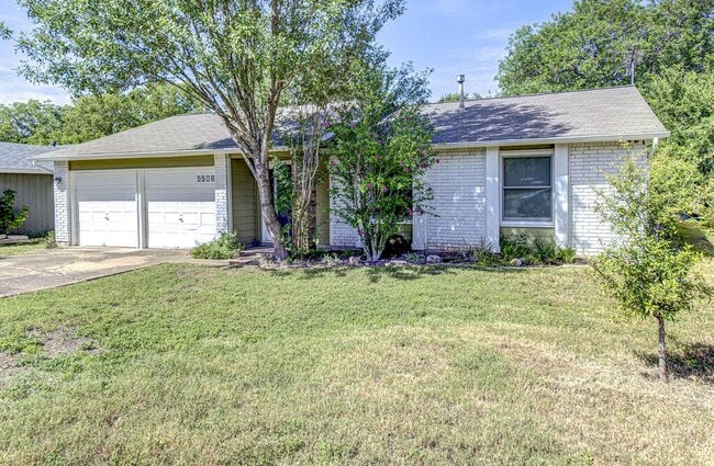 Building Photo - 5508 Pine Pl