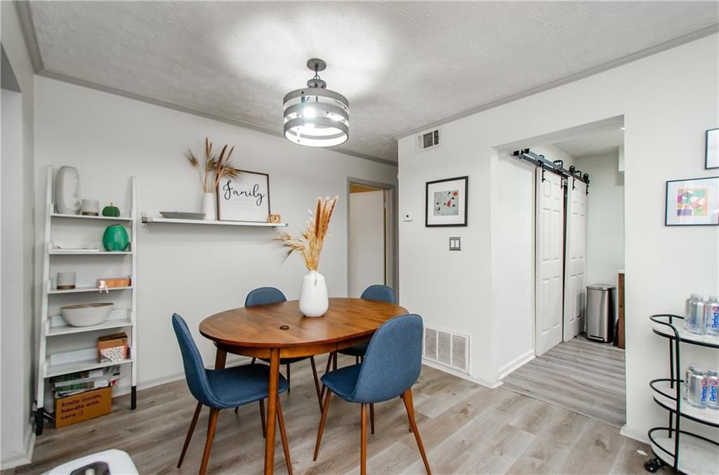 Building Photo - 5157 Roswell Rd