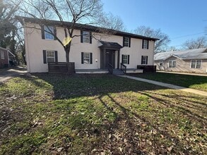 Building Photo - Updated 2BR/2BA Apartment with Bonus Room in Scottsboro