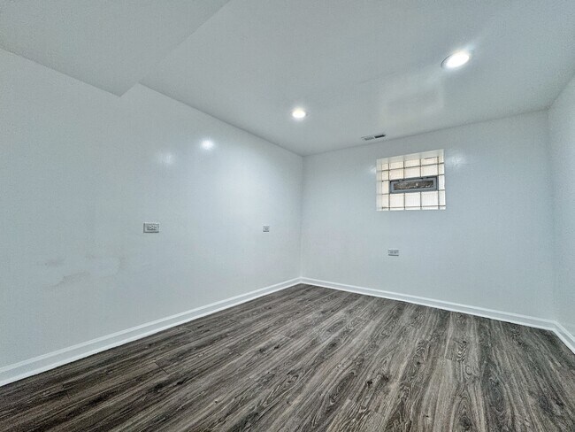 Building Photo - 3316 W Flournoy St