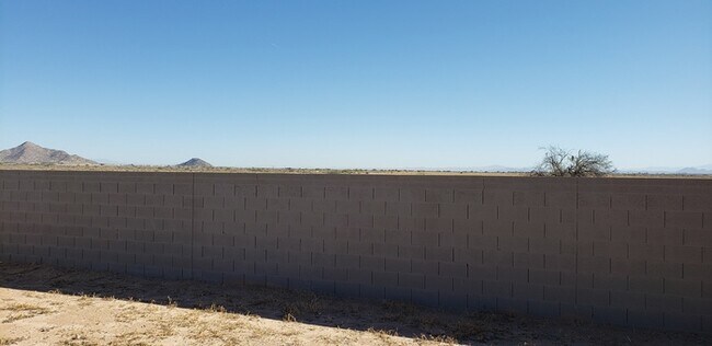 Building Photo - Beautifully upgraded home in Mission Ranch.