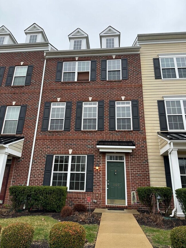 Darley Green 3 Bedroom, Bonus Room for O... 1122 Clemson St