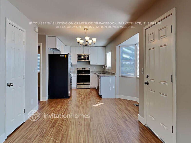 Building Photo - 5785 Grapevine Dr