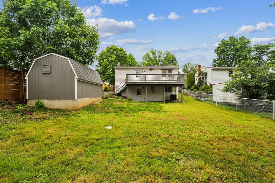 Building Photo - 203 Woodland Rd