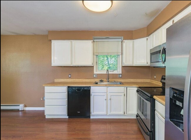 Building Photo - Cozy 3BR Home in Quiet Neighborhood – Gara...