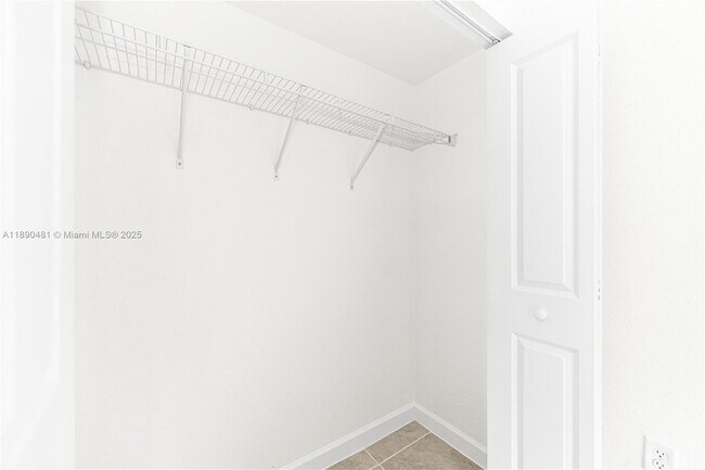 Building Photo - 2232 SE 30th St