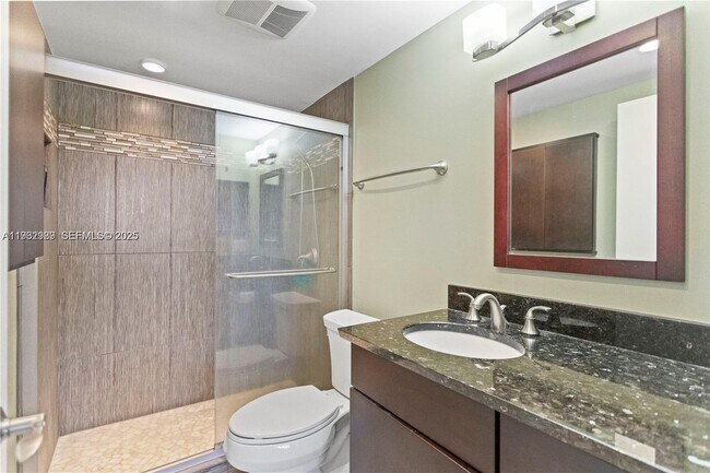 Building Photo - 340 Sunset Dr