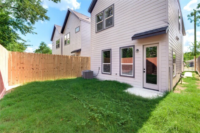 Building Photo - 892 Paul Quinn St