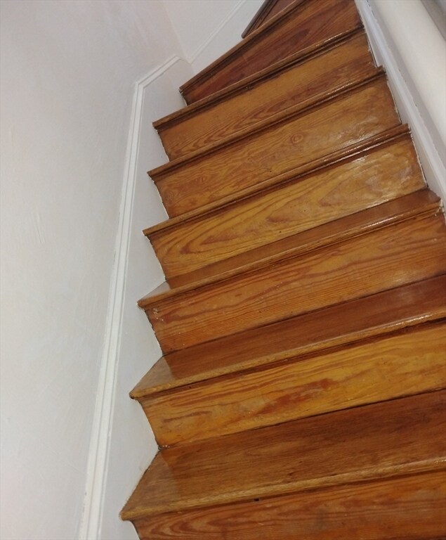 Building Photo - 18 Spring St