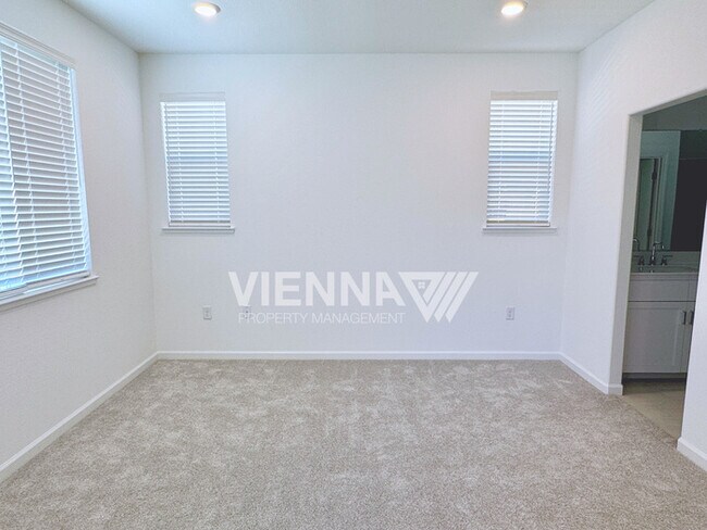 Building Photo - 1568 Edgewood Ln