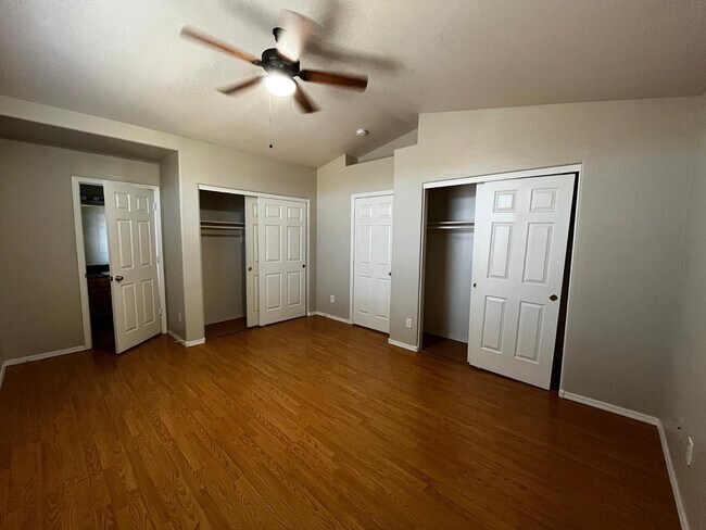 Building Photo - 8802 E University Dr