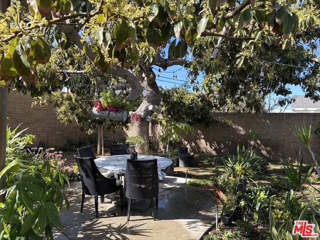 Building Photo - 9556 Lambert Cir