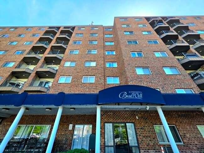 Building Photo - 230 Willard St