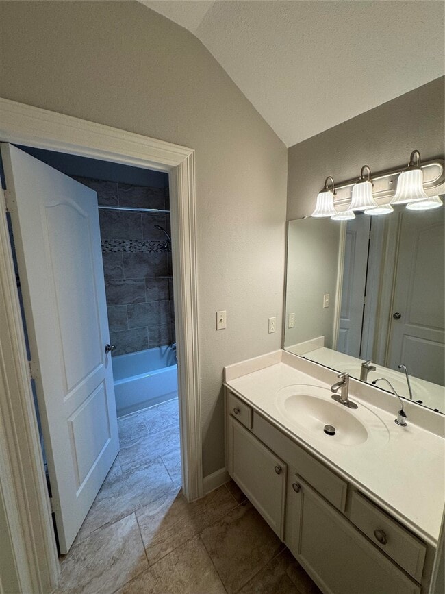 Building Photo - 107 Island Blvd