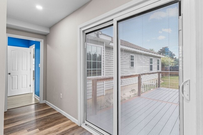 Building Photo - 214 Tall Tree Court