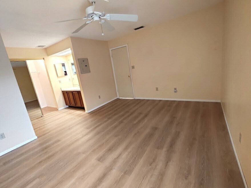 Building Photo - 4377 White Pine Ave