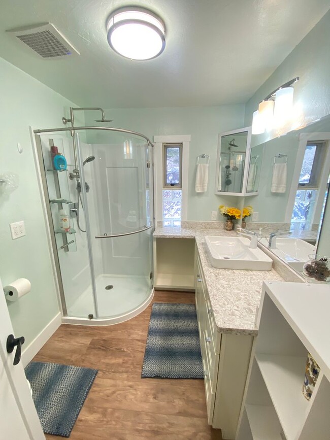 Building Photo - Lake Tahoe Furnished Rental