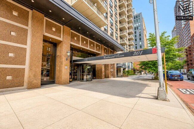 Building Photo - 301 E 79th St