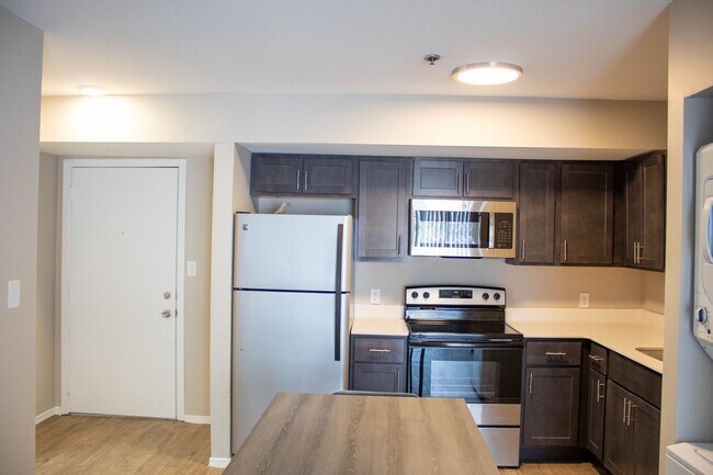 Interior Photo - 57 E Chalmers