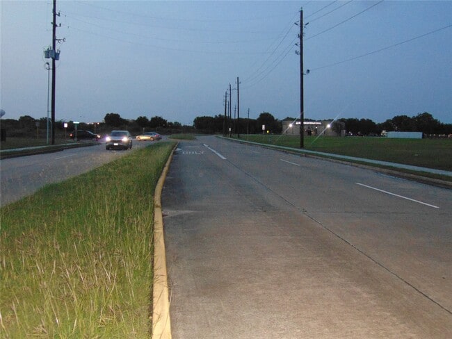 Building Photo - 8603 Rustling Leaves Dr