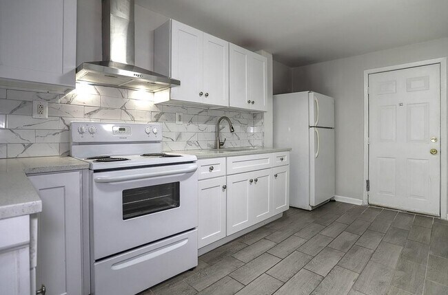 Building Photo - 551 Mercer St