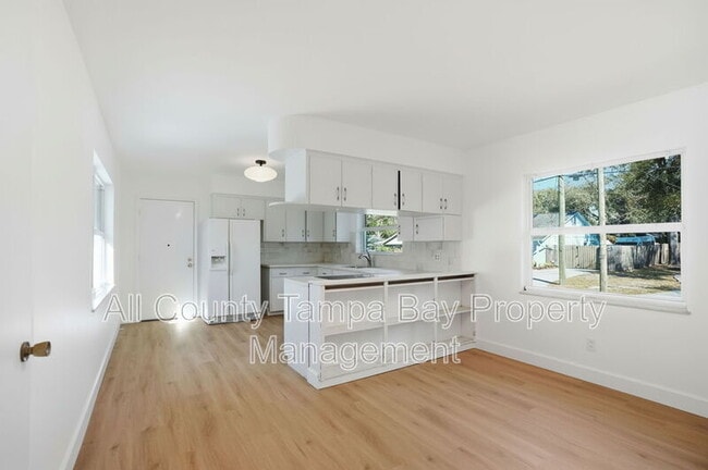 Building Photo - 2812 N Munro St