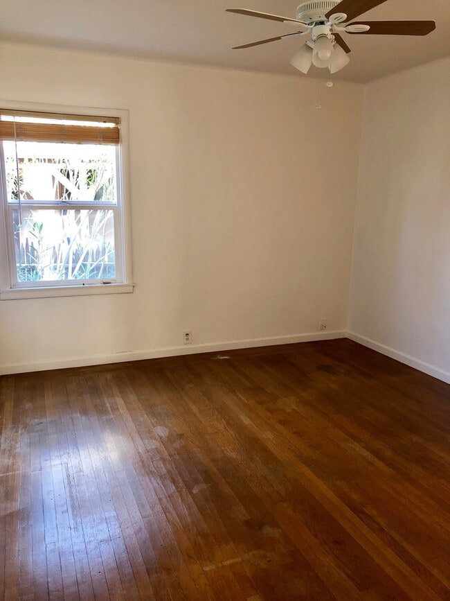 Building Photo - Tahoe Park Cutie! - JUST REDUCED