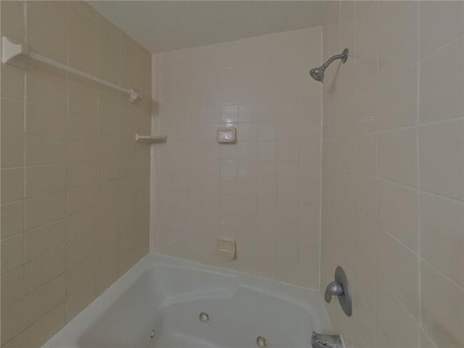 Building Photo - 2144 Sherwood Ave