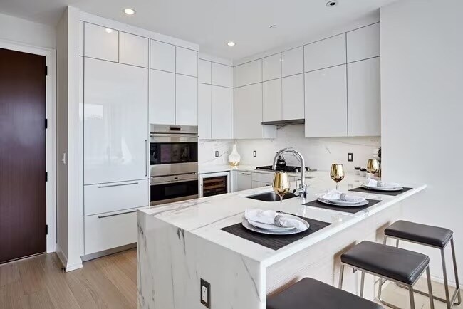 Building Photo - 355 Congress St