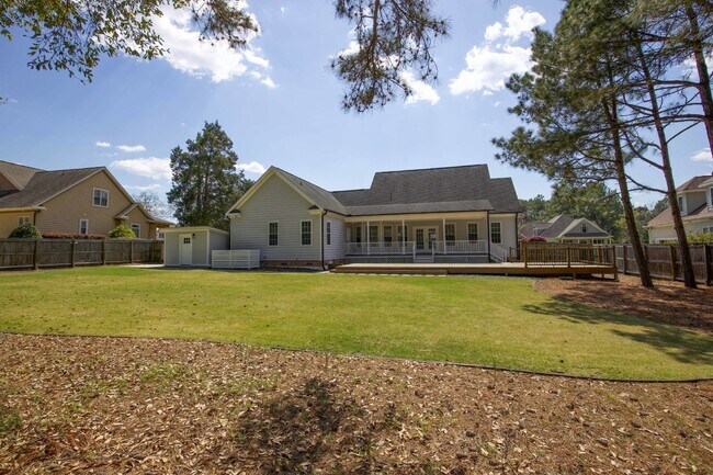 Building Photo - "Spacious and Inviting 2620 sq. ft. Home i...