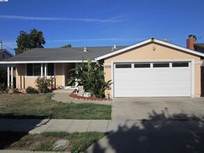 Building Photo - 26718 Peterman Ave