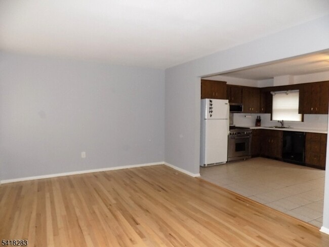 Building Photo - 18 Mandeville Ave