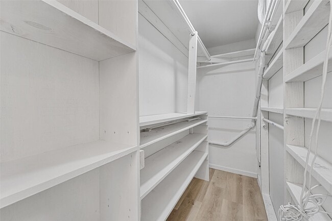 Building Photo - 5010 W 43rd St