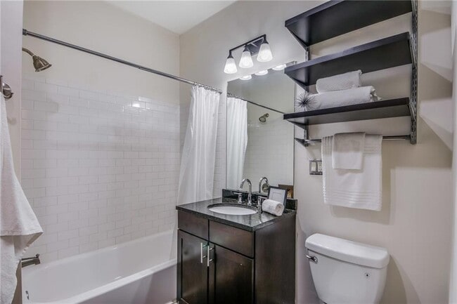 Building Photo - 659 Auburn Ave NE